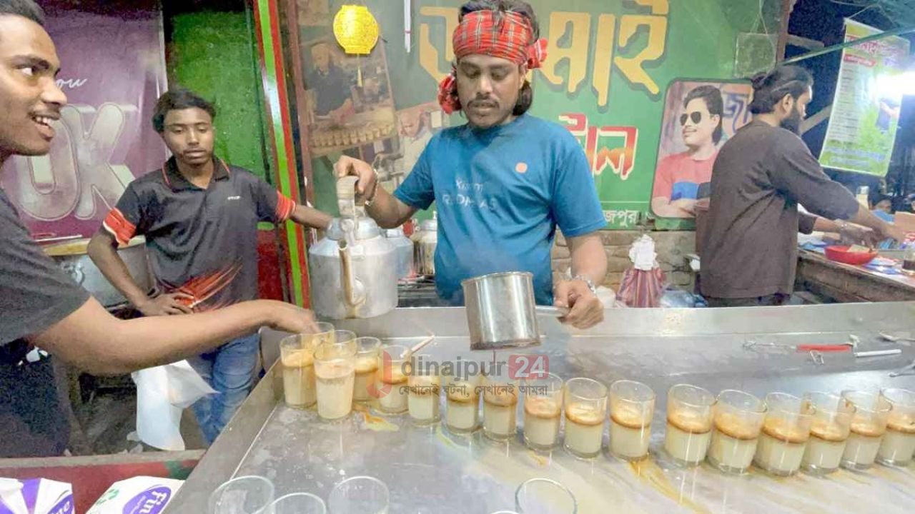 দিনাজপুরে ভাইরাল চা বিক্রেতা সাইদুর : চা বিক্রি করে দৈনিক ২৫ হাজার টাকা 