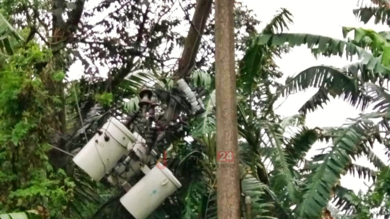 কালবৈশাখীর তাণ্ডবে লন্ডভন্ড দিনাজপুর