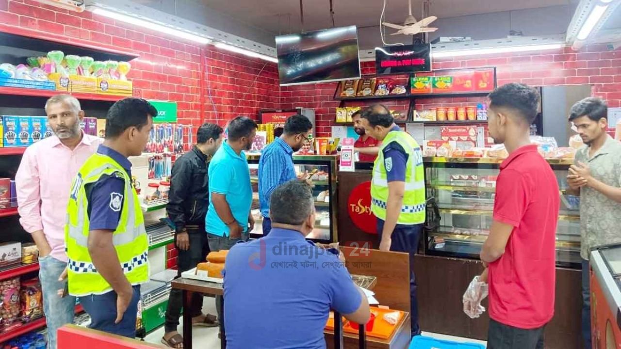 দিনাজপুরে নাস্তা খেয়ে অসুস্থ হাসপাতালের ৬০ কর্মকর্তা-কর্মচারী