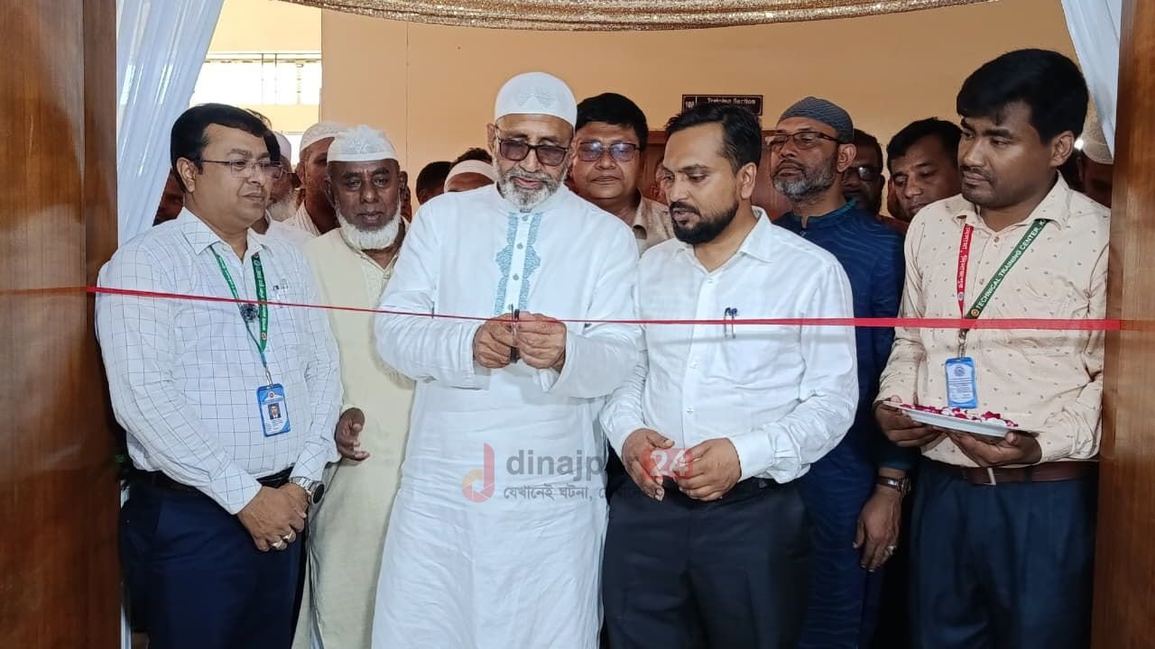 খানসামা টিটিসি পরিদর্শনে হুইপ আখতারুজ্জামান মিয়া
