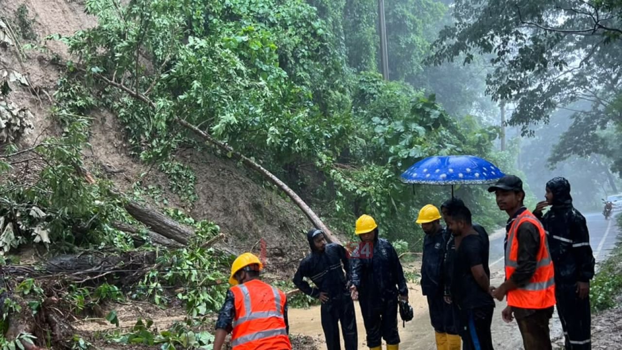 অতিবৃষ্টি-পাহাড়ি ঢলে প্রাণহানি বেড়ে ৫৪, পানিবন্দী দেড় লাখের বেশি পরিবার
