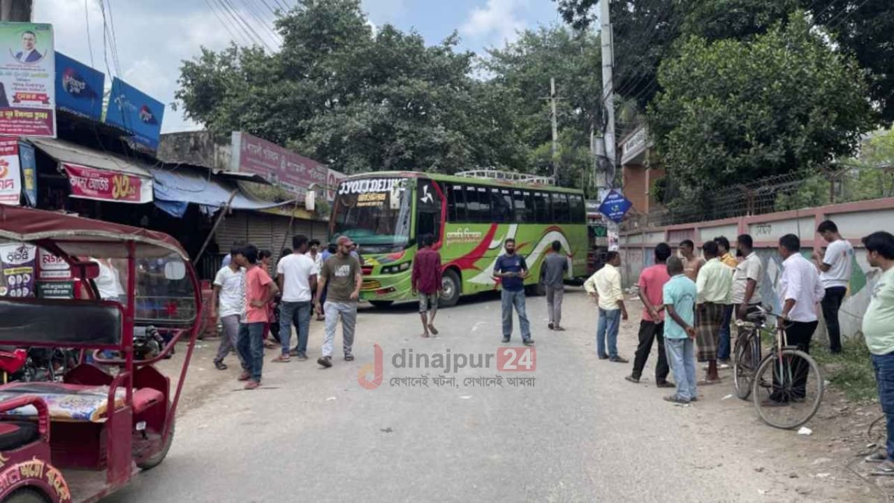 দিনাজপুরে শ্রমিক নেতা আটক, থানার সামনে দুপক্ষের সংঘর্ষে আহত ১০