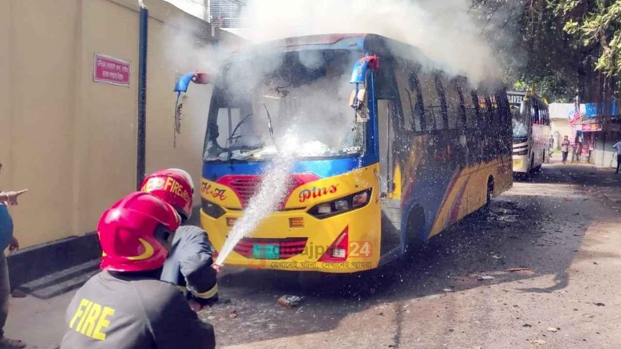 দিনাজপুরে পরিবহন শ্রমিকদের দফায় দফায় সংঘর্ষ