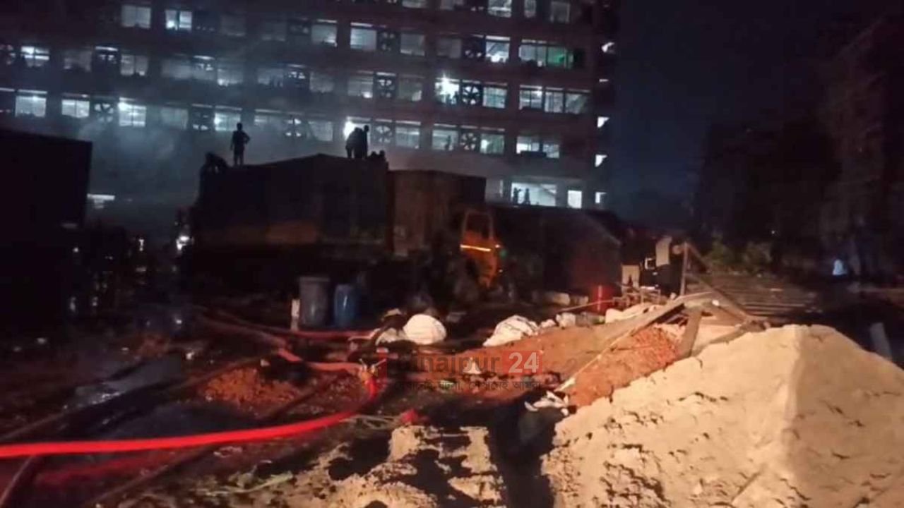 আশুলিয়ায় বিস্ফোরণ-আগুনে নিহত ৭, লরির ভেতর মিলল পাঁচ মরদেহ